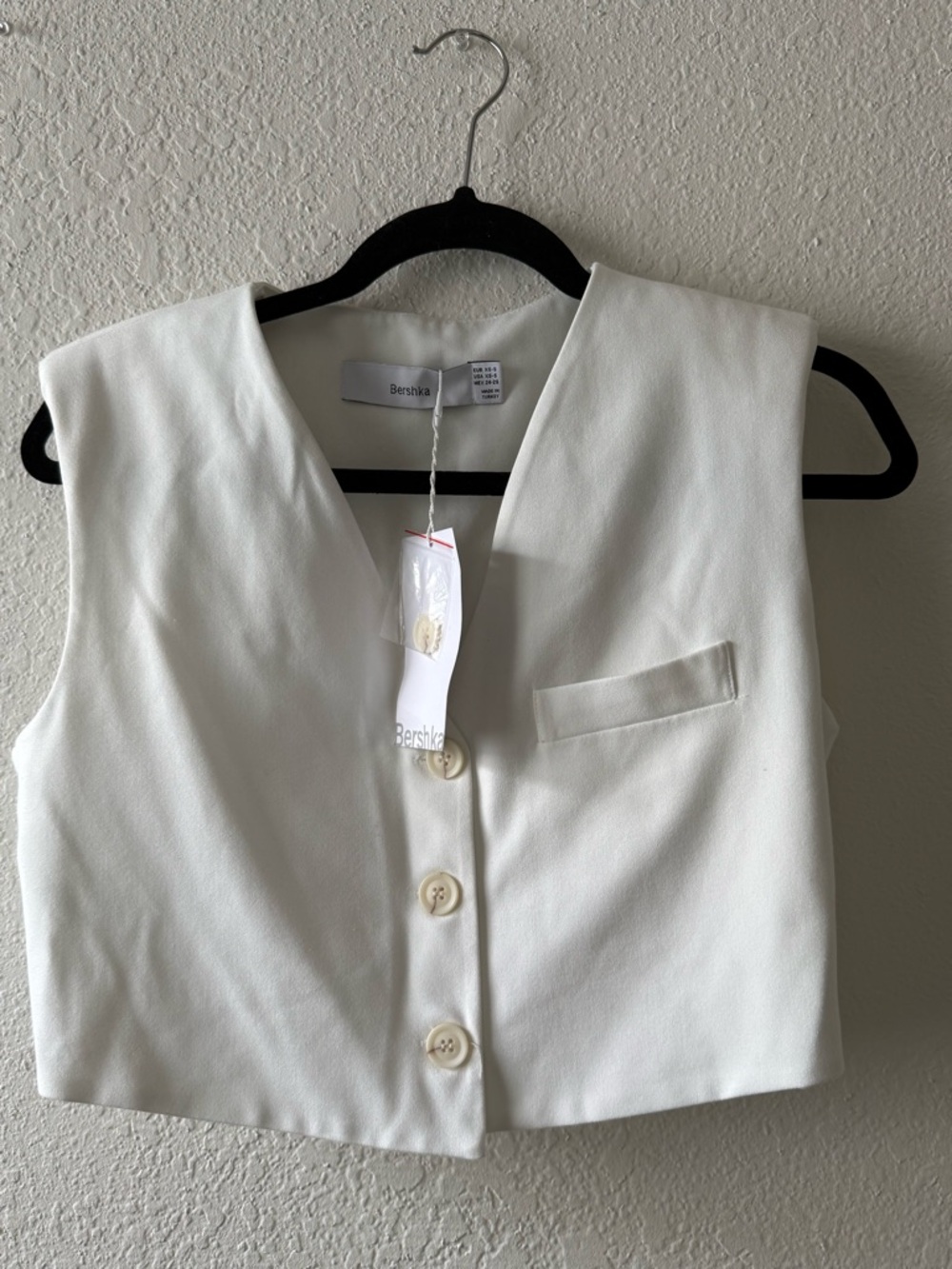 Bershka Cream Button-Front Cropped Vest